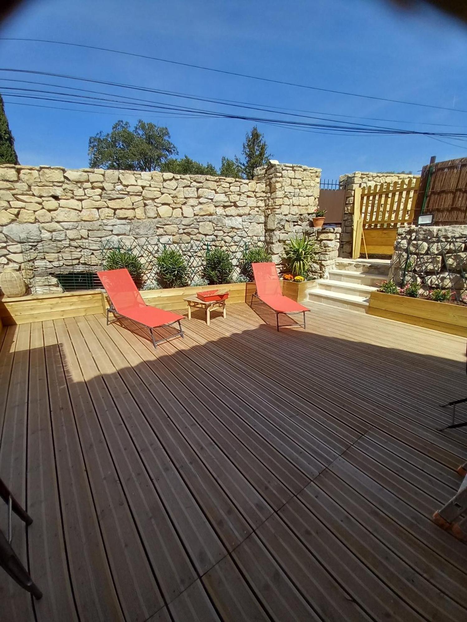 Chez Daniele Chambre Avec Jacuzzi Et Terrasse Privee Murs Kültér fotó